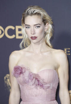 vanessa Kirby 1 1